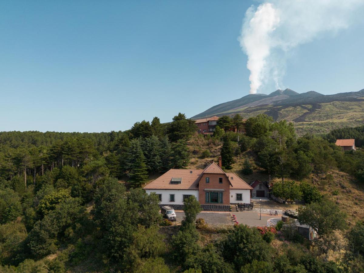 Hotel Villa Dorata Nicolosi Exteriör bild