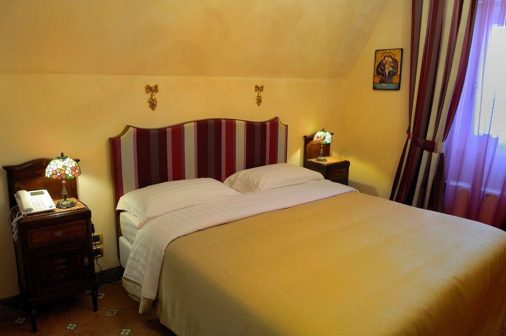 Hotel Villa Dorata Nicolosi Exteriör bild