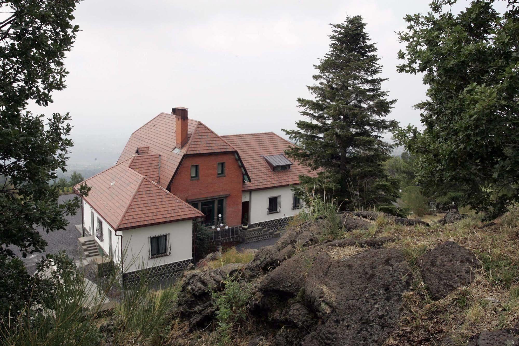 Hotel Villa Dorata Nicolosi Exteriör bild